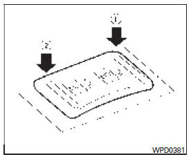 Activación del seguro con el interruptor eléctrico de las puertas (solo si está equipado)